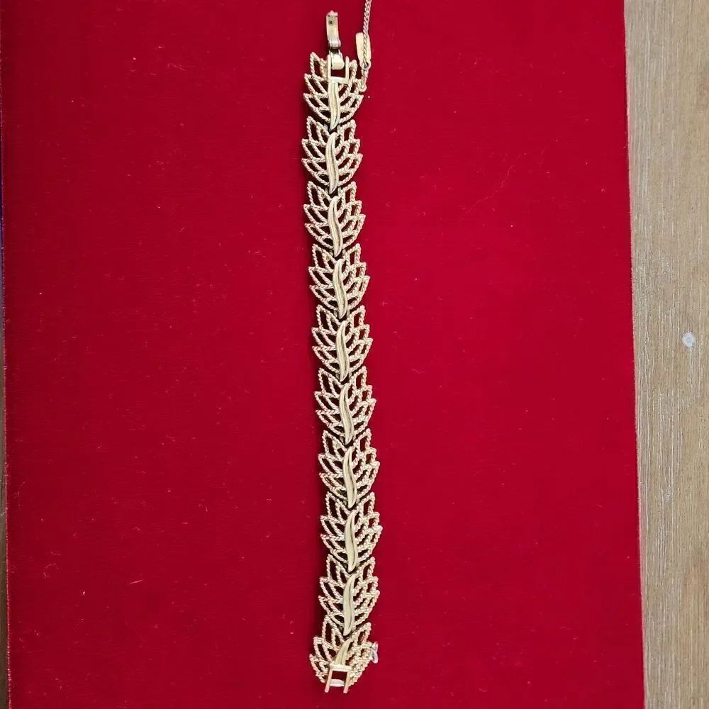 Monet Vintage Gold Plated Leaf Bracelet